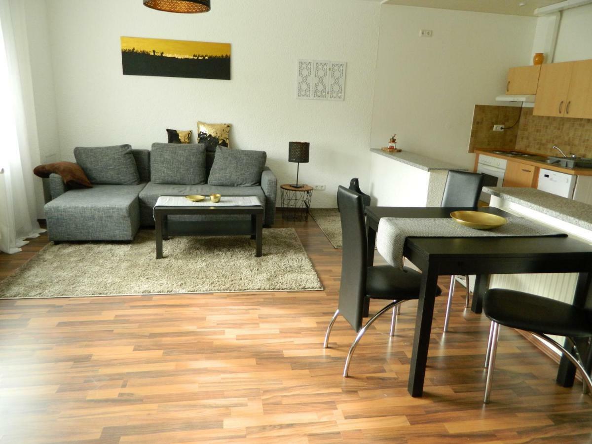 Unter Den Linden Apartment Halbe Bagian luar foto