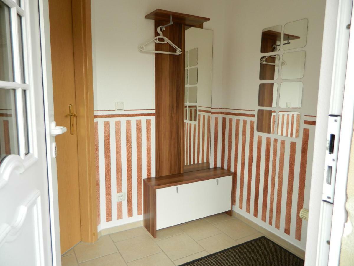 Unter Den Linden Apartment Halbe Bagian luar foto
