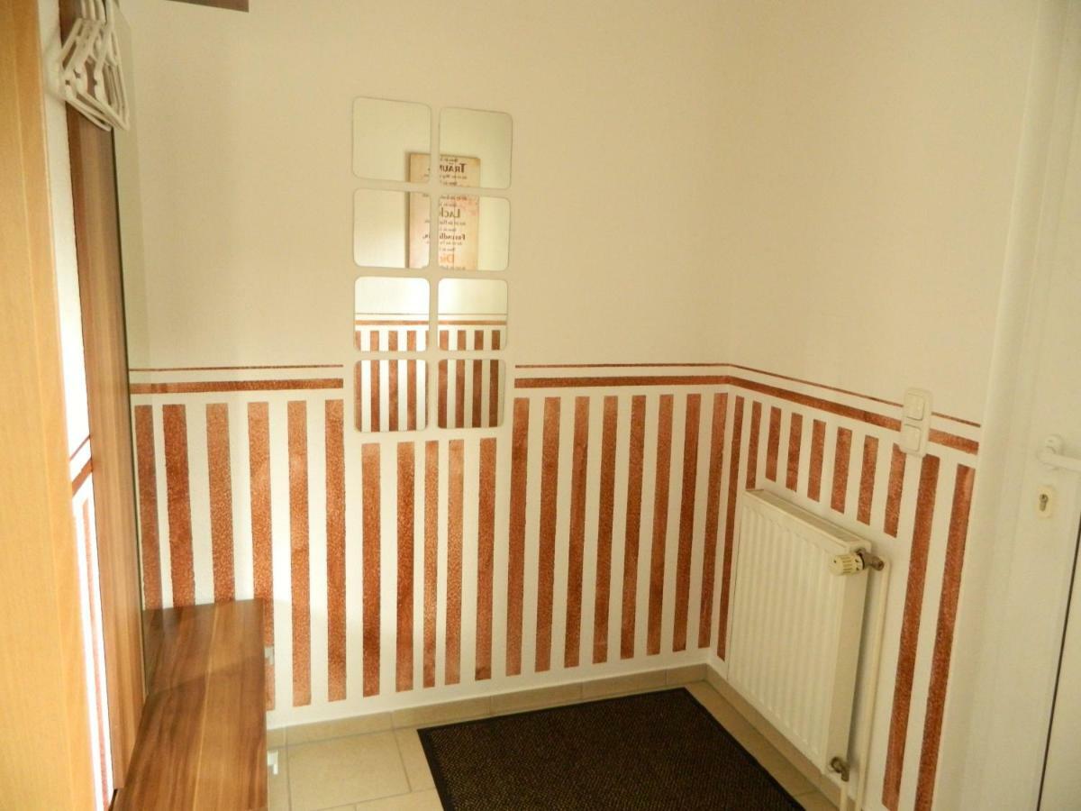 Unter Den Linden Apartment Halbe Bagian luar foto